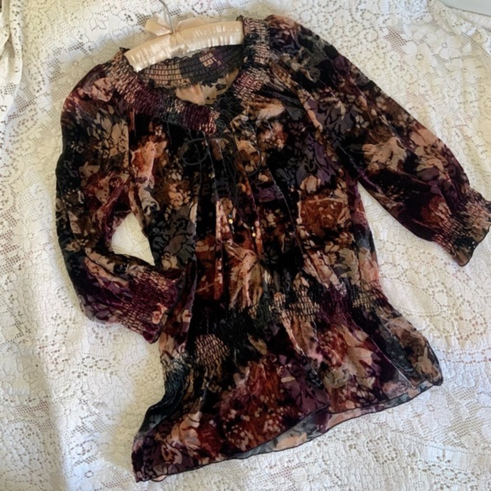 Women’s Floral Velvet Tunic Top in Plum and Black
